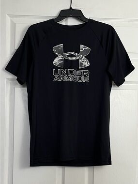 Under Armour Tee - Boys YXL, Black, Camo Logo - Short Sleeve Performance Shirt